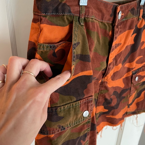 BDG Urban Outfitters Orange Camo Raw Hem Cargo Mini Skirt - Picture 9 of 9